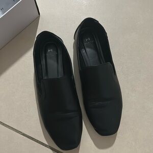 Halston lady flats